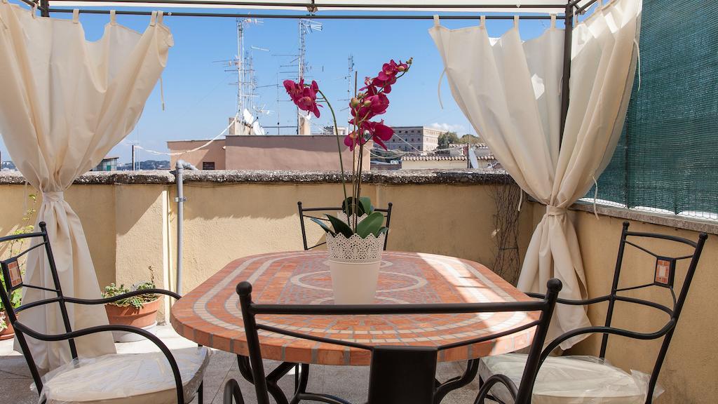 Rental In Rome Vatican View Terrace Room photo